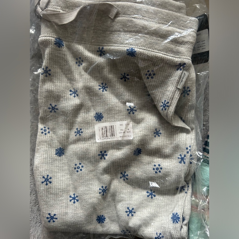 Eddie Bauer women’s thermal jogger style pajama pants. Size M.